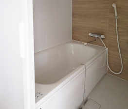 身体の不自由な方でも入浴介助が行えます。