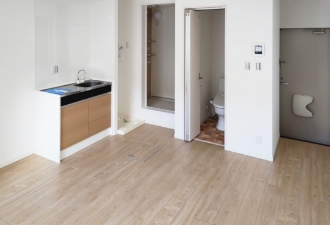 シャワーブース、トイレ別、キッチンがあるので、IHをご用意いただければ自室でも調理をすることも可能です。