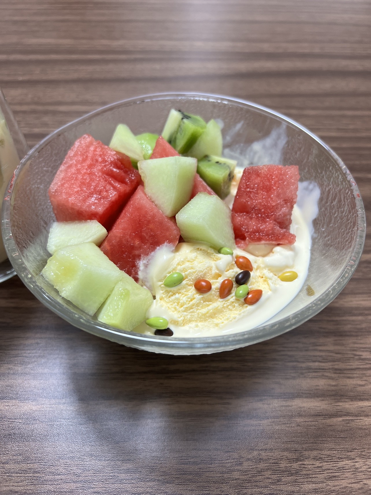 収穫したメロンでフルーツパフェ02